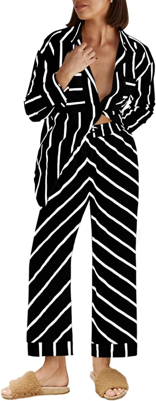 Bequemer Damen Schlafanzug mit Streifen, lockerer Passform und elastischem Bund von berg-feldt