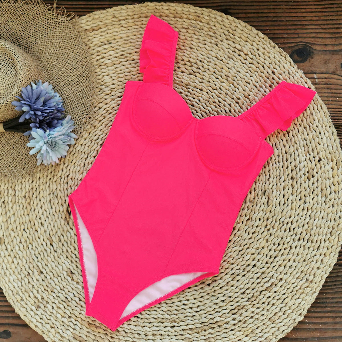 Badeanzug für Damen mit Rüschen und stützendem Bustier von berg-feldt