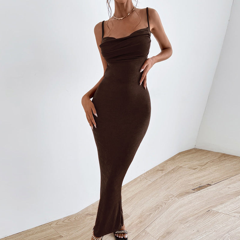 Robe longue élégante pour femme avec corsage froncé et encolure en V séduisante, par berg-feldt
