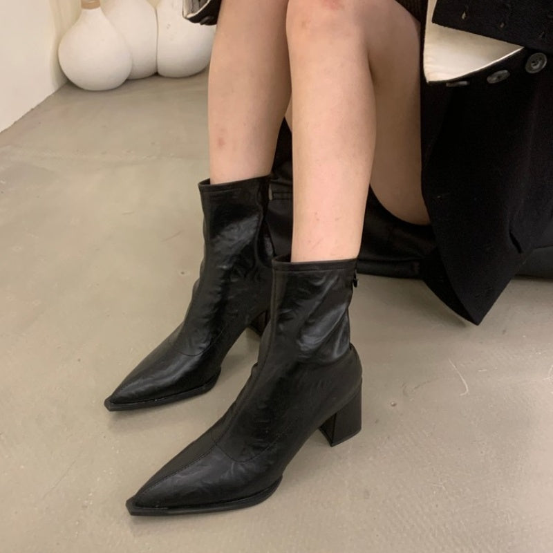 Bottines femme à bout pointu, talon haut carré et détail zippé par berg-feldt