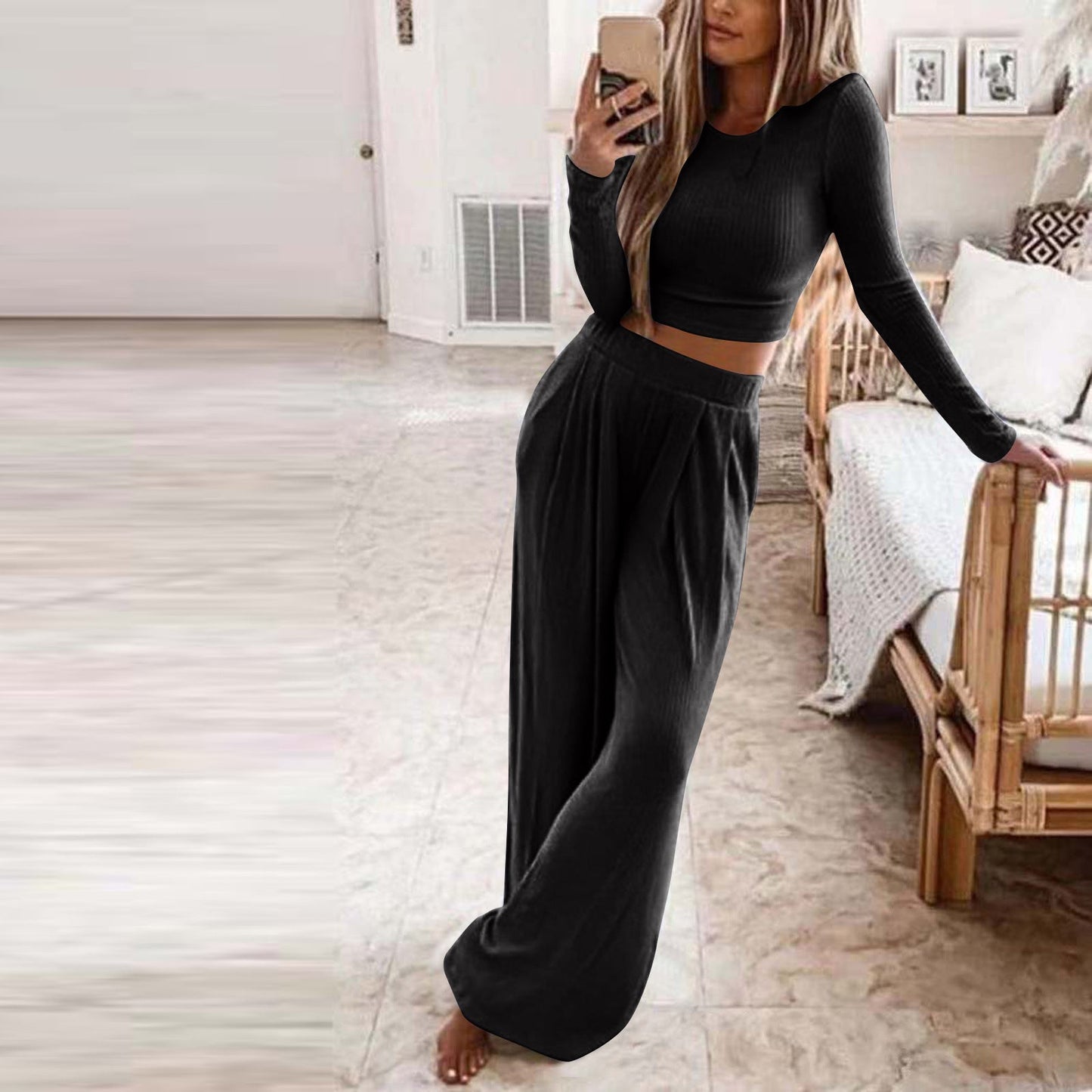 Ensemble de salon élégant pour femme avec haut à manches longues et pantalon large Berg-Feldt