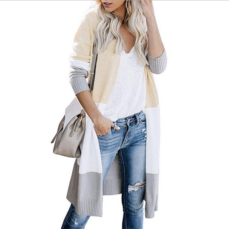 Modischer Damen-Strickmantel mit Farbblock-Design und figurfreundlichem Schnitt von berg-feldt