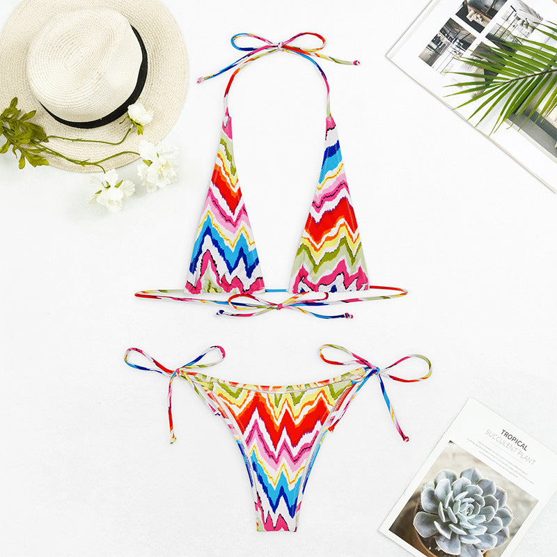 Ensemble de bikini pour femme avec motif ondulé ludique et liens réglables de berg-feldt