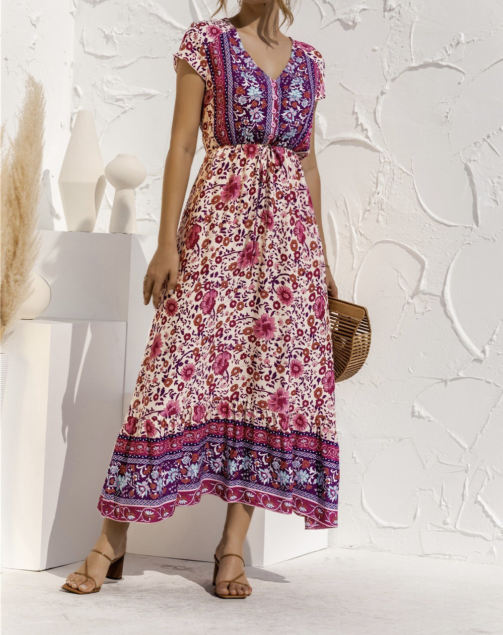 Elegantes Maxikleid für Damen mit Blumenmuster und Taillengürtel von berg-feldt