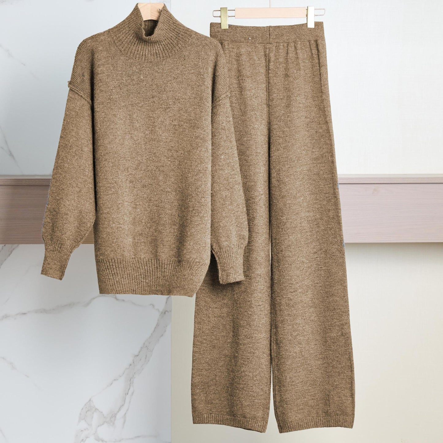 Ensemble douillet en tricot pour femme avec col montant et pantalon large Berg-Feldt