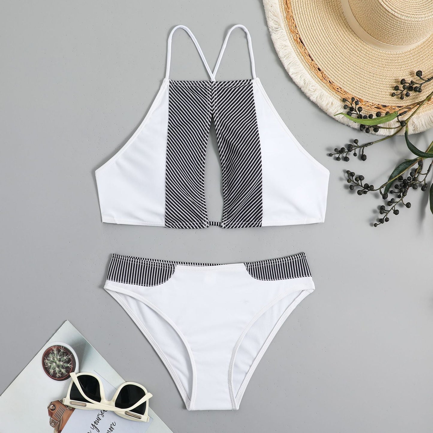 Haut de bikini rayé à col haut et bas de maillot de bain Berg-Feldt pour femmes