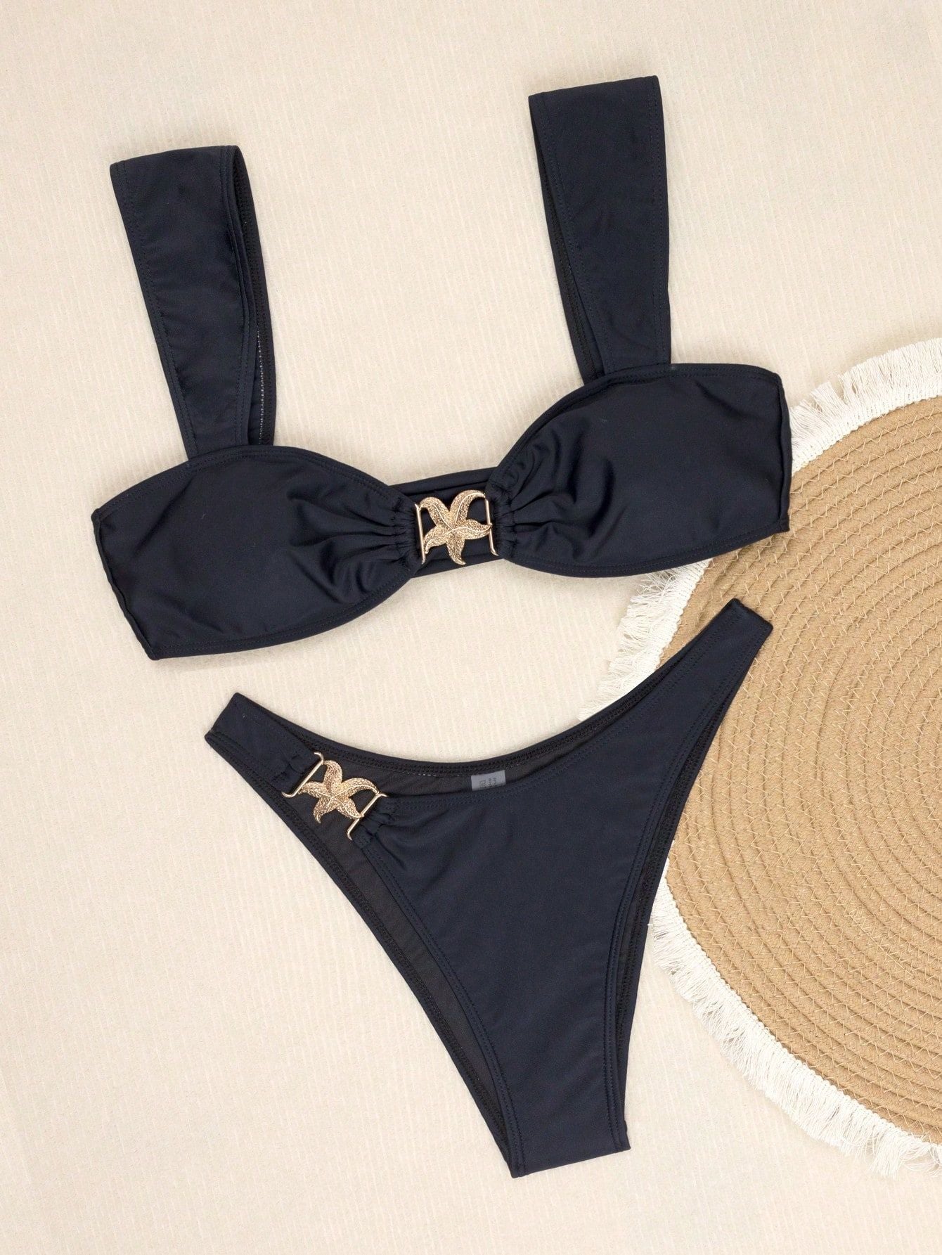 Ensemble de bikini pour femme avec fermoir décoratif et bretelles larges par berg-feldt