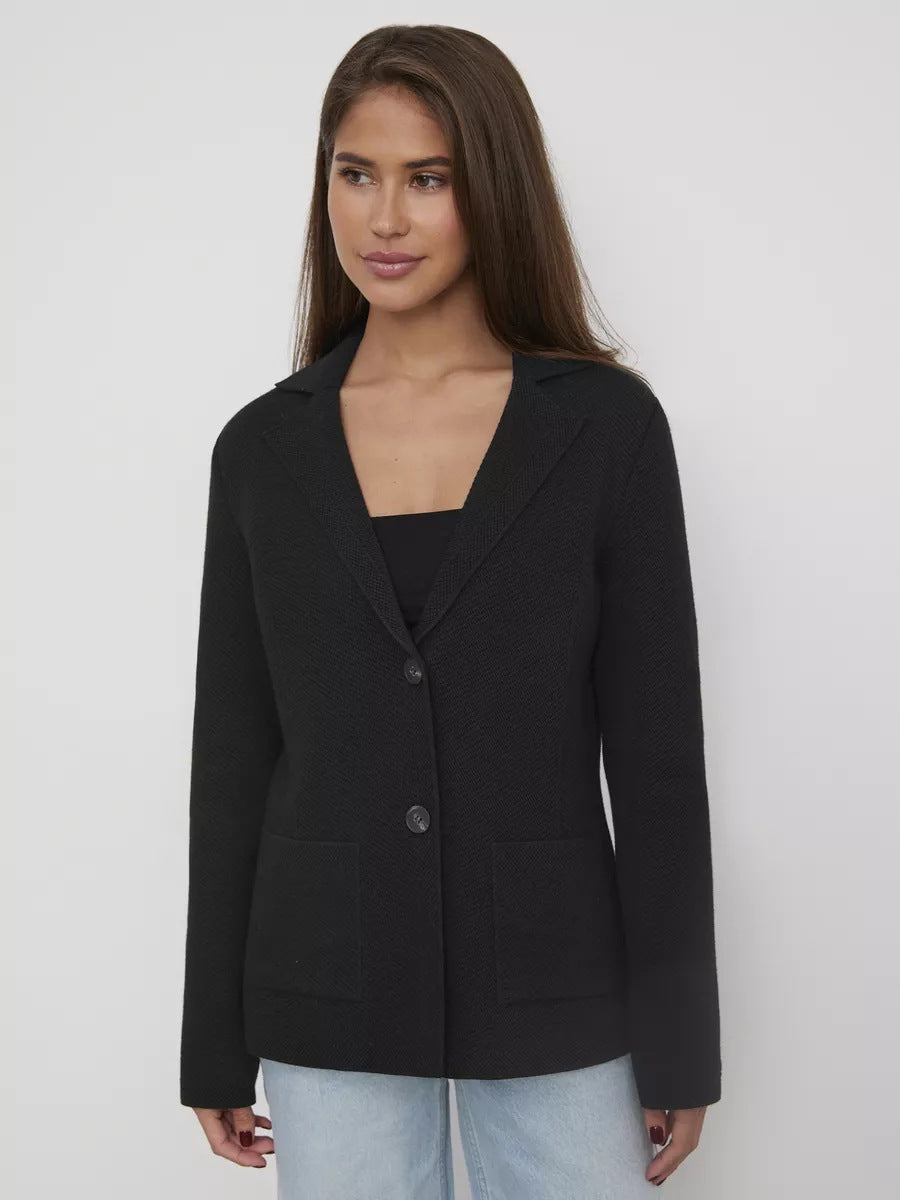 Elegante Damenblazerjacke mit Struktur, Revers und Taschen von berg-feldt