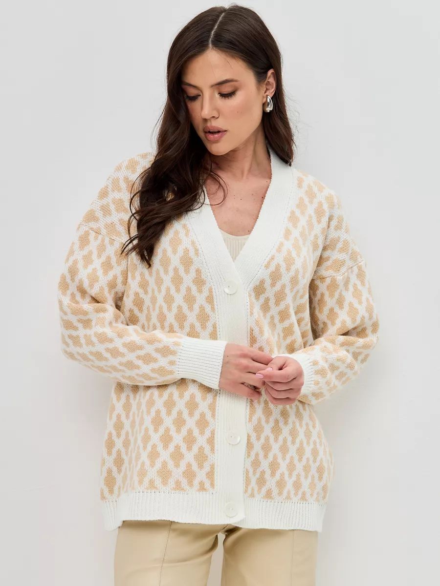 Moderne Strickjacke für Damen in entspannter Passform mit grafischem Muster von berg-feldt