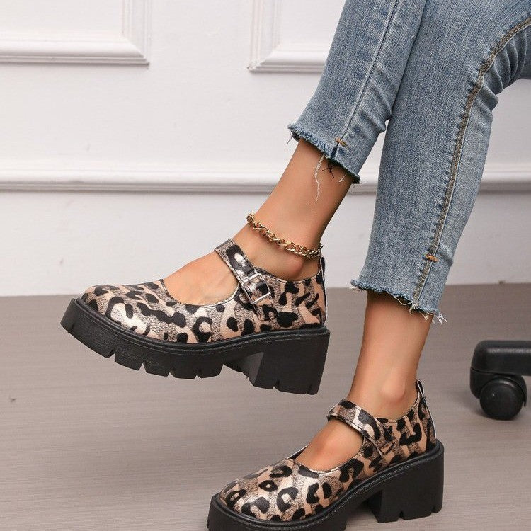 Mules femme tendance, élégantes et confortables avec brides et motif actuel par berg-feldt