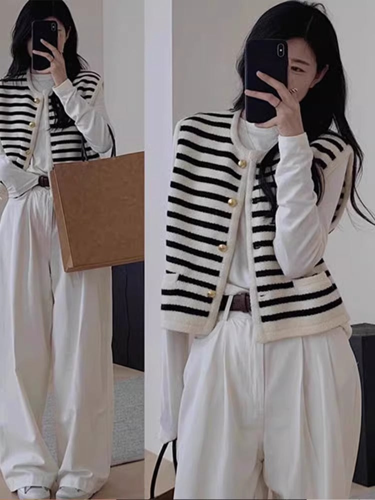 Gilet tricoté pour femme, à la mode, avec rayures contrastées et boutons dorés Berg-Feldt