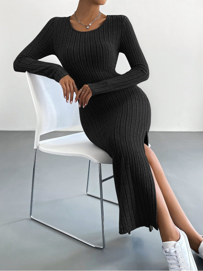 Robe longue ajustée en tricot à manches longues et fentes latérales berg-feldt