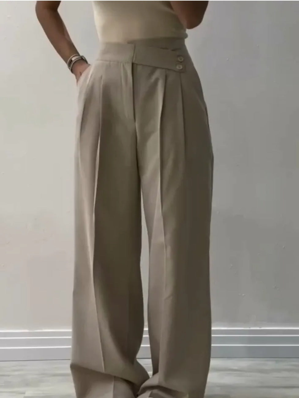 Hochwertige Damenhose mit weitem Schnitt, hoher Taille von berg-feldt
