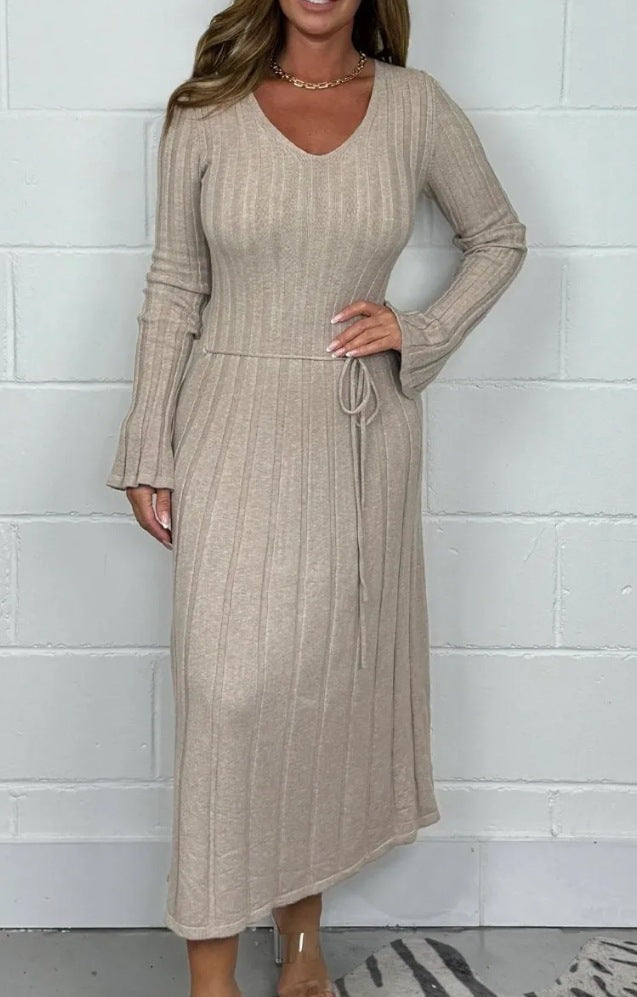 Robe longue en maille pour femme avec col en V et cordon de serrage à la taille Berg-Feldt