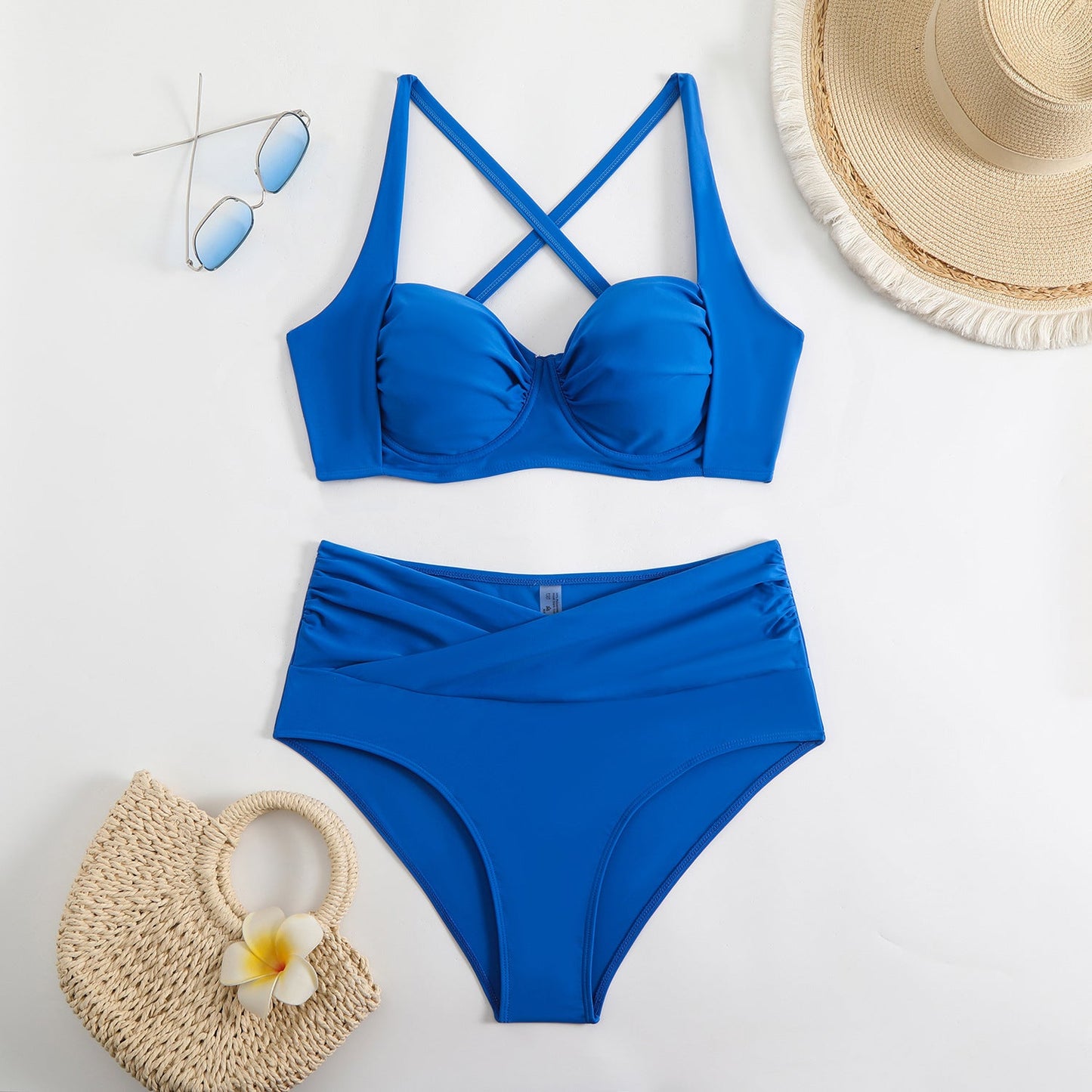 Ensemble de bikini élégant pour femme de berg-feldt, avec coupe sport et design croisé à nouer.
