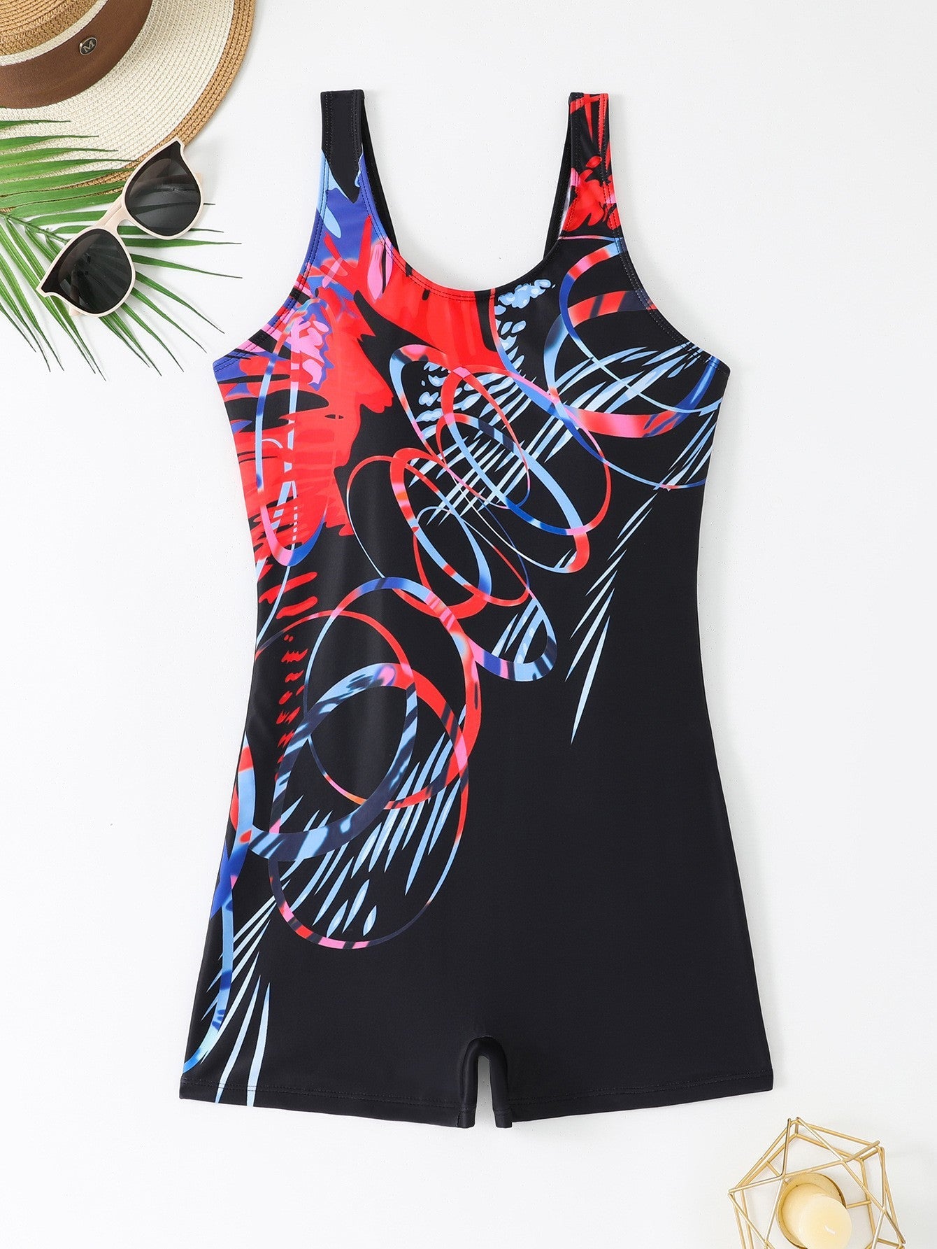 Sportlicher Damen-Schwimmanzug mit modernem grafischem Design und bequemer Passform von berg-feldt