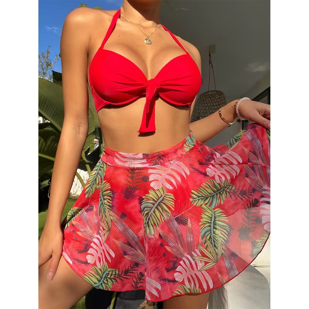 Ensemble de maillots de bain Berg-Feldt pour femme : Haut noué sur le devant et mini-jupe évasée