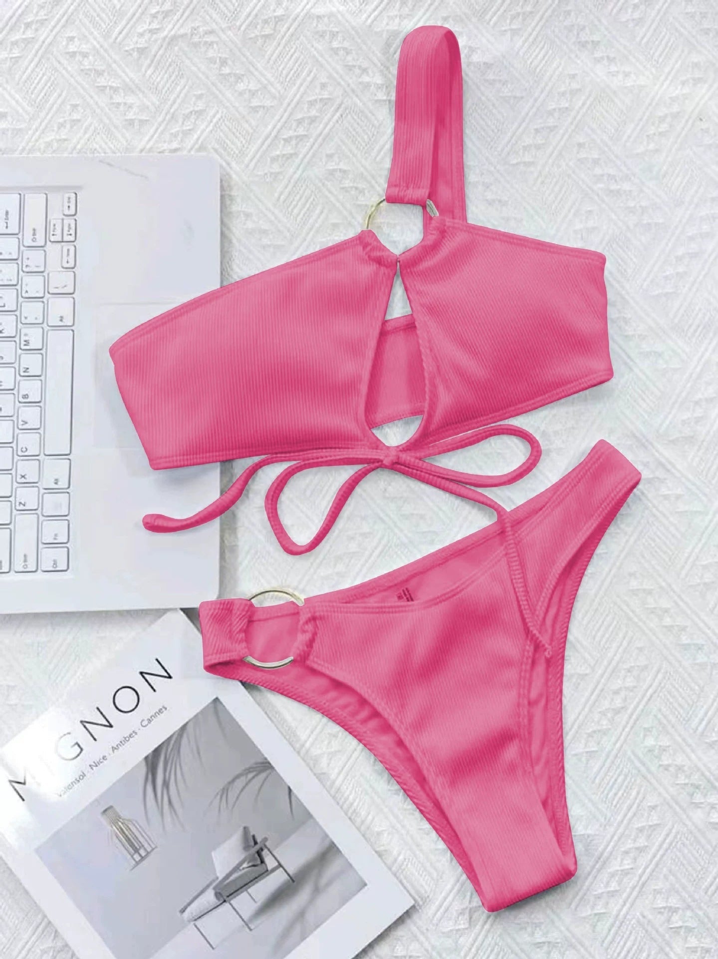 Ensemble de bikini Berg-Feldt pour femme avec découpe élégante