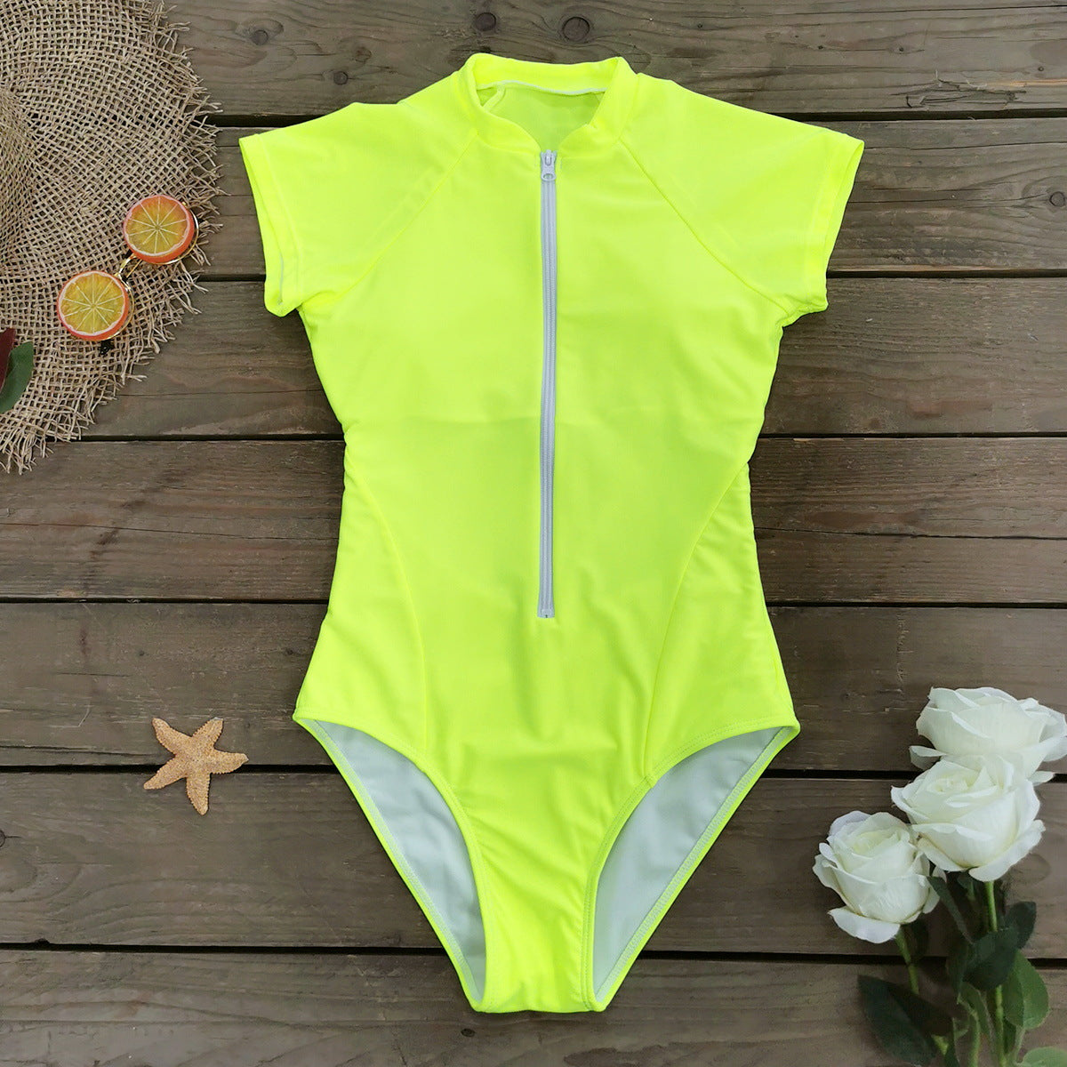 Maillot de bain sportif à manches courtes et fermeture éclair pour femme de berg-feldt