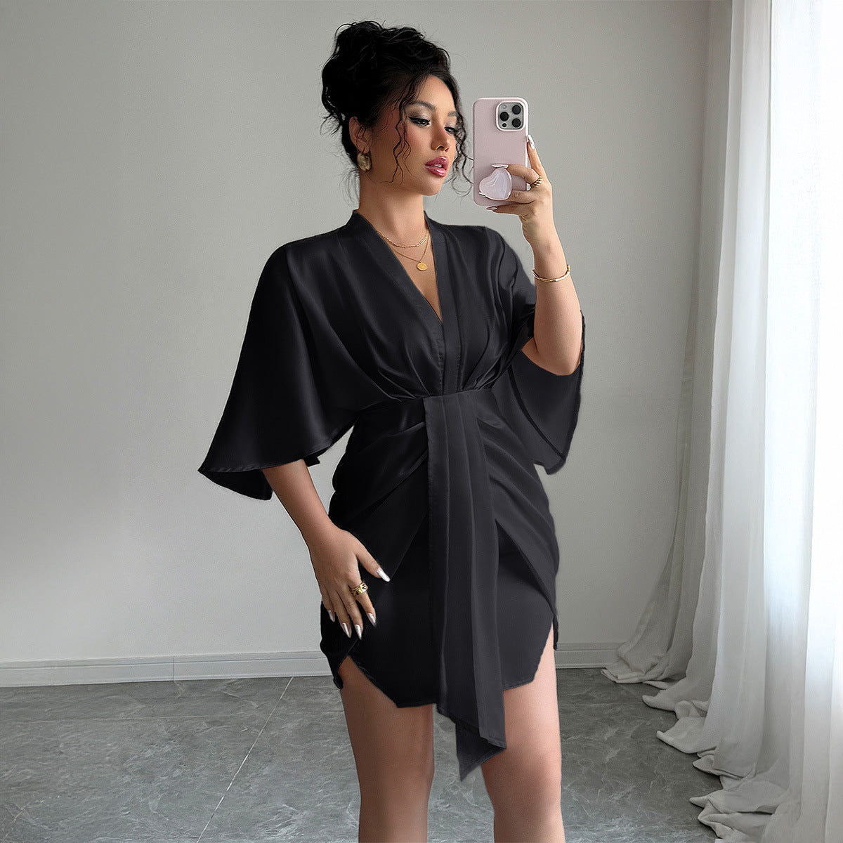 Robe kimono en satin Berg-Feldt pour femme avec plis froncés