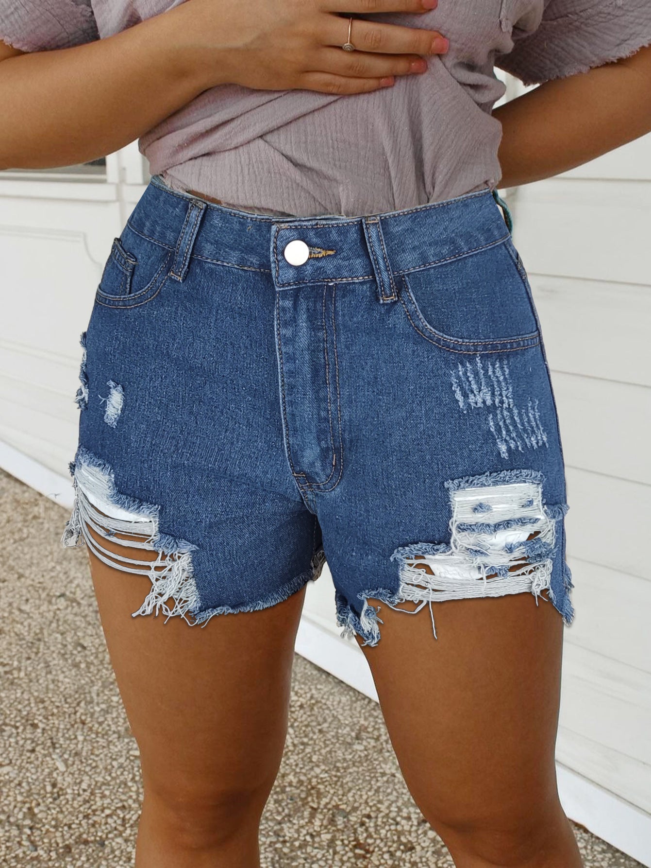Berg-Feldt Short en jean pour femme : look délavé avec coupe décontractée et déchirures tendance