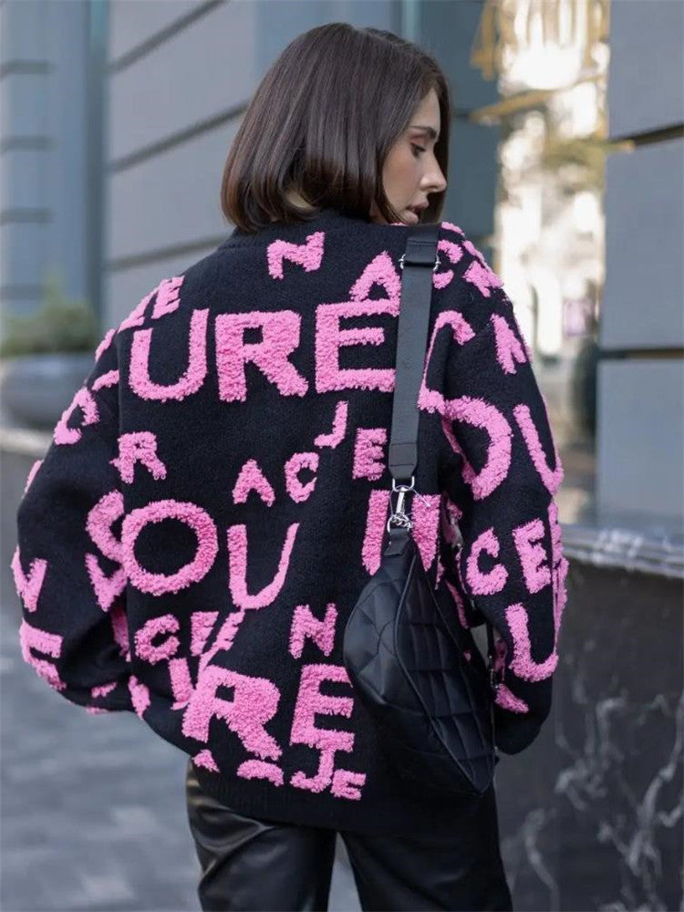 Damen Oversized Strickpullover mit auffälligem Schriftzug und lässiger Passform Berg-Feldt