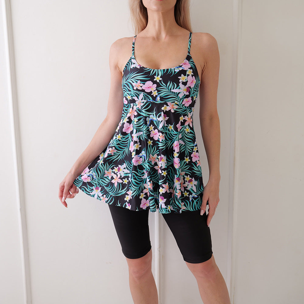Elegantes Damen Schwimmkleid mit Rock und integrierter Shorts von berg-feldt