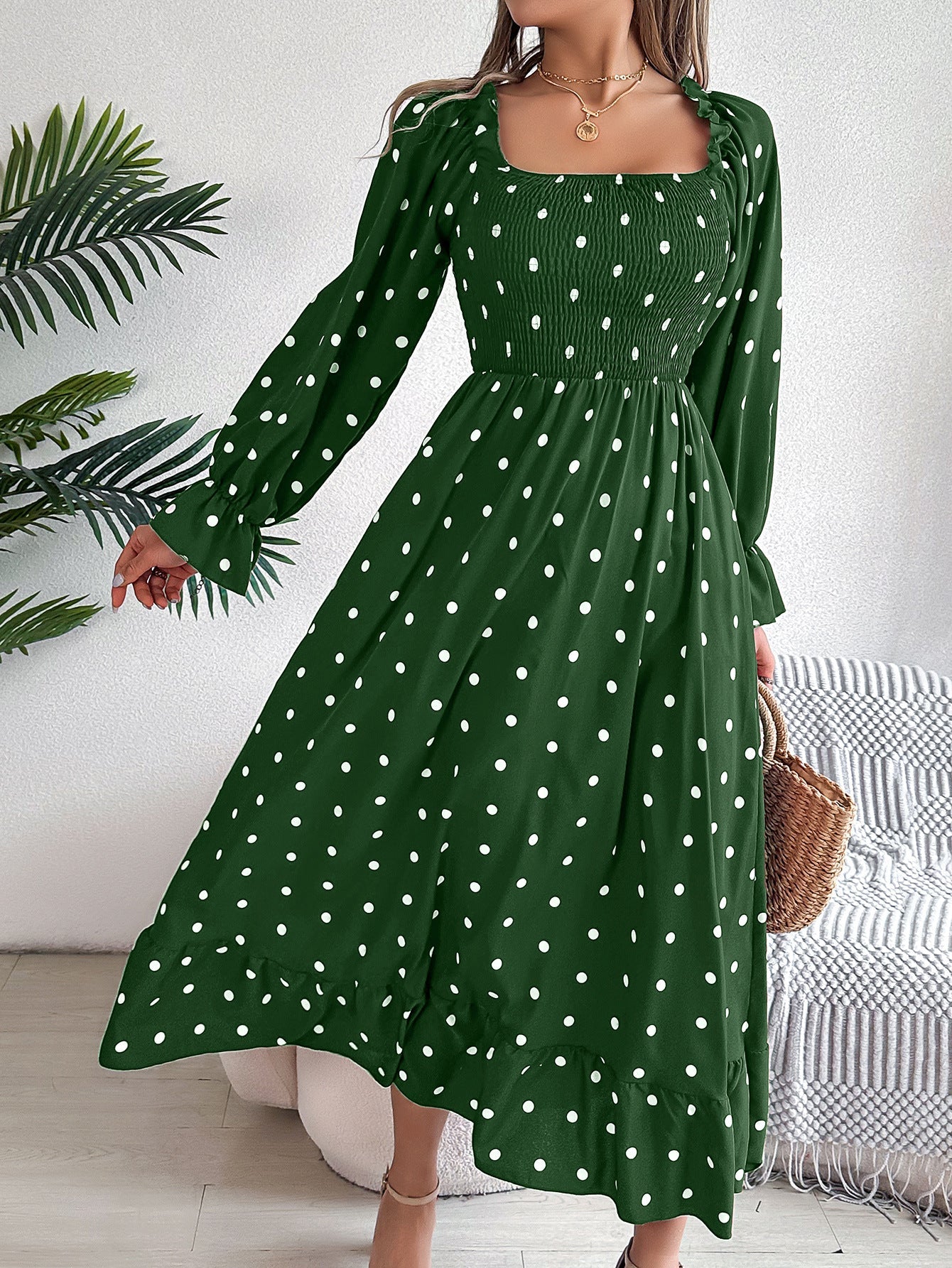 Robe midi à manches longues à pois et ourlet froncé pour femmes de berg-feldt