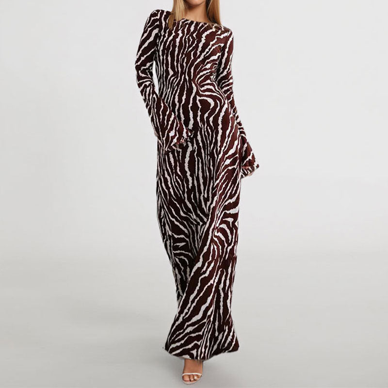 Langes Damen-Maxikleid mit auffälligem Streifendesign und bequemem Schnitt von berg-feldt