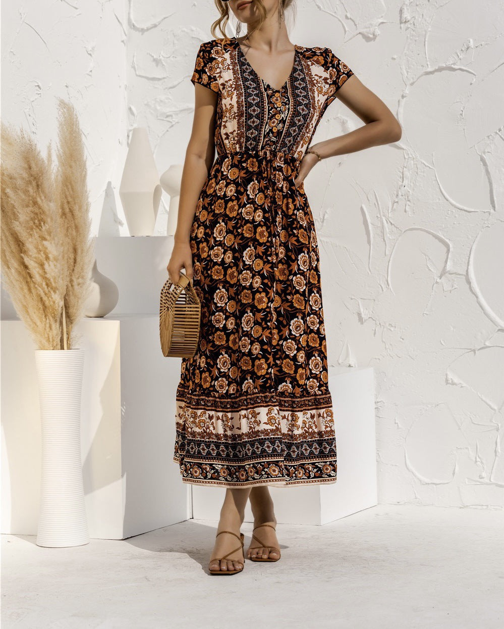 Elegantes Maxikleid für Damen mit Blumenmuster und Taillengürtel von berg-feldt