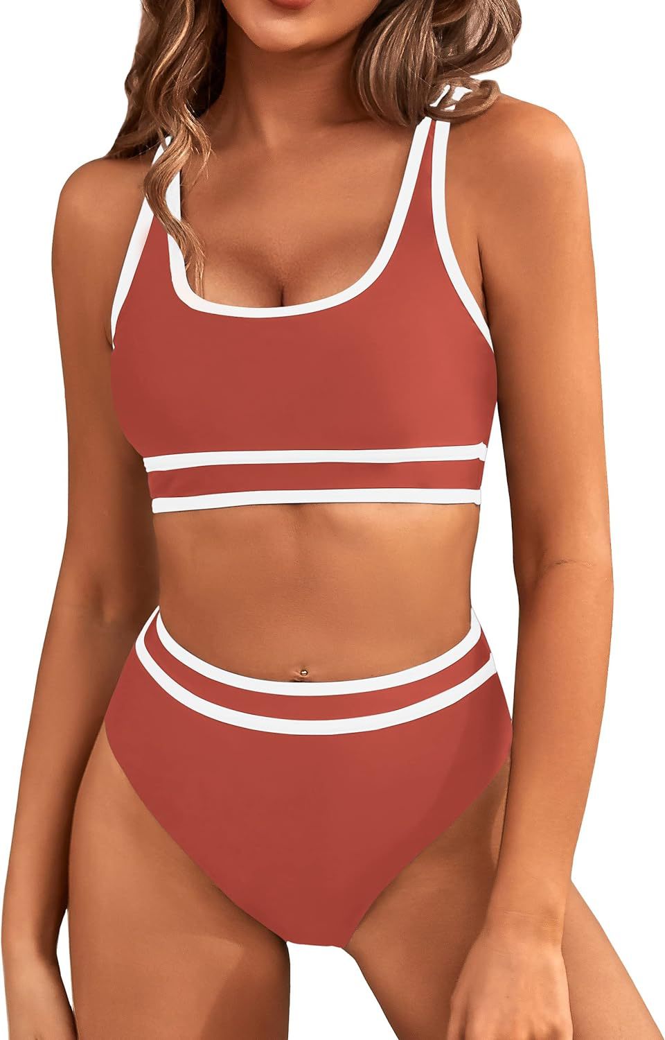 Haut de maillot de bain sportif pour femme avec larges bretelles et échancrure haute de berg-feldt