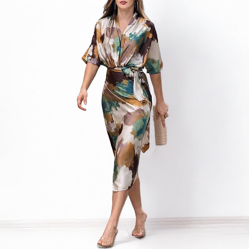 Elegantes Wickelkleid für Damen mit Seidenoptik und modischem Berg-Feld-Print