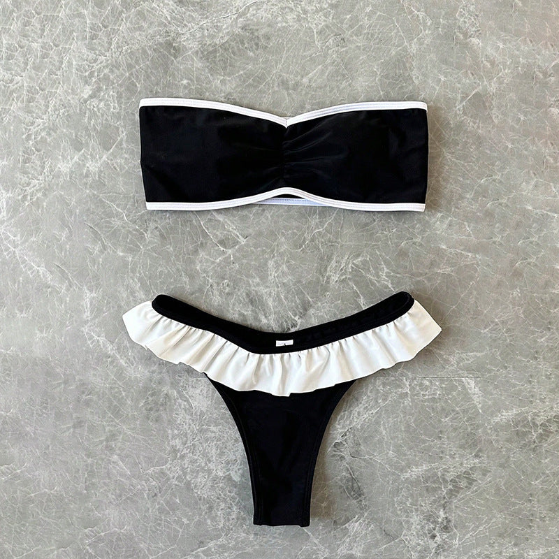 Eleganter Damen-Bikini mit Rüschen und farbigen Akzenten von berg-feldt