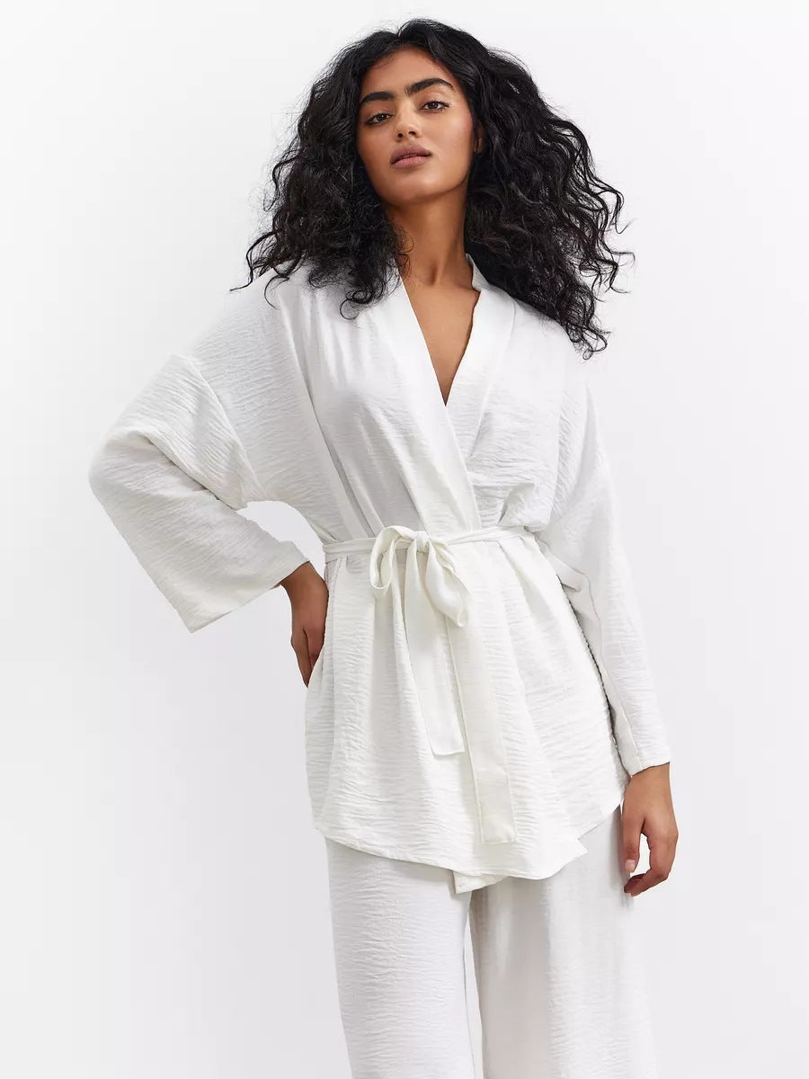Peignoir élégant de femme style kimono avec ceinture et manches longues de berg-feldt