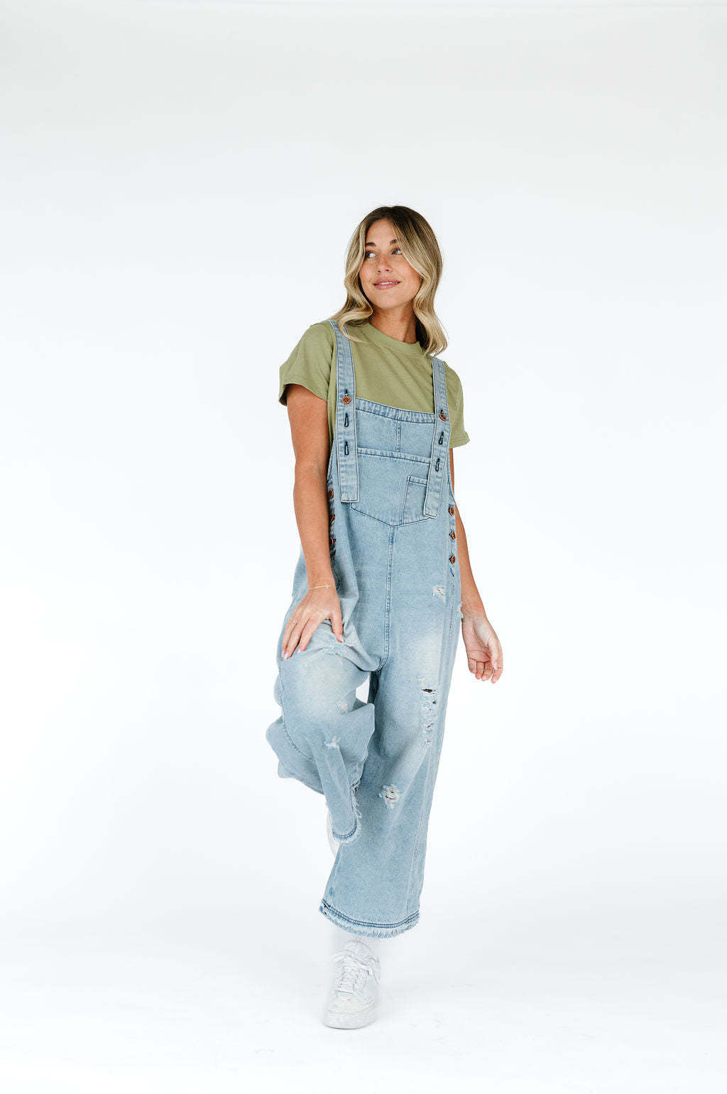 Salopette en jean pour femme avec détails destroyed tendance et coupe ample Berg-Feldt