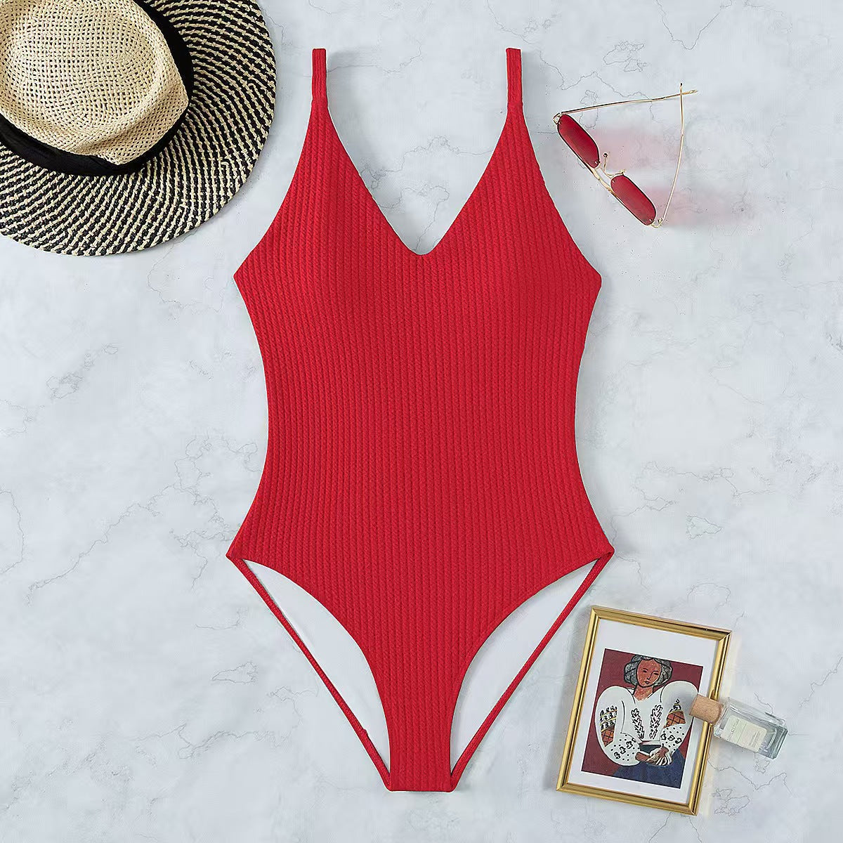 Maillot de bain côtelé moderne avec décolleté plongeant de berg-feldt