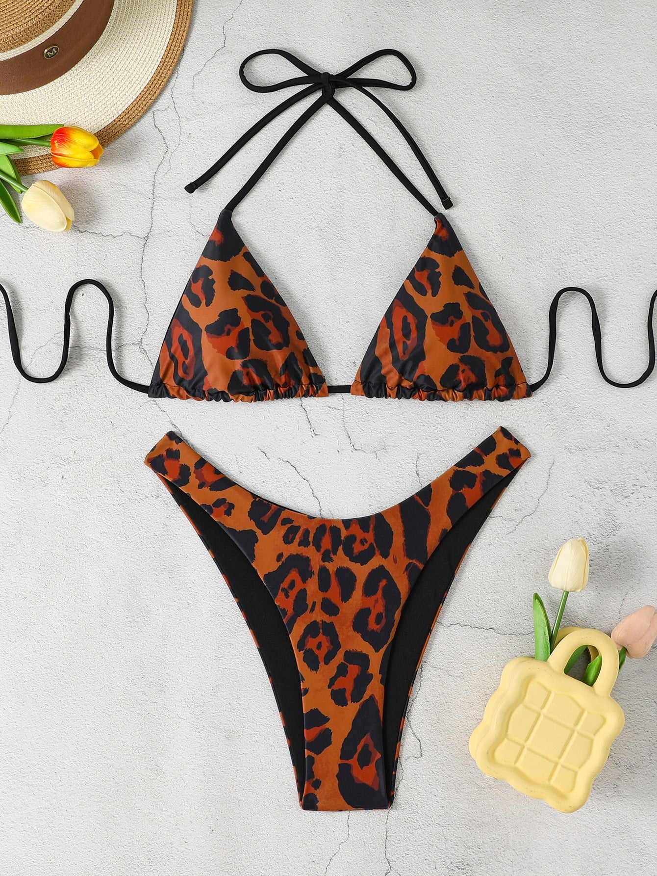 Ensemble de bikini pour femmes : Haut triangle, échancré, bretelles réglables (berg-feldt)