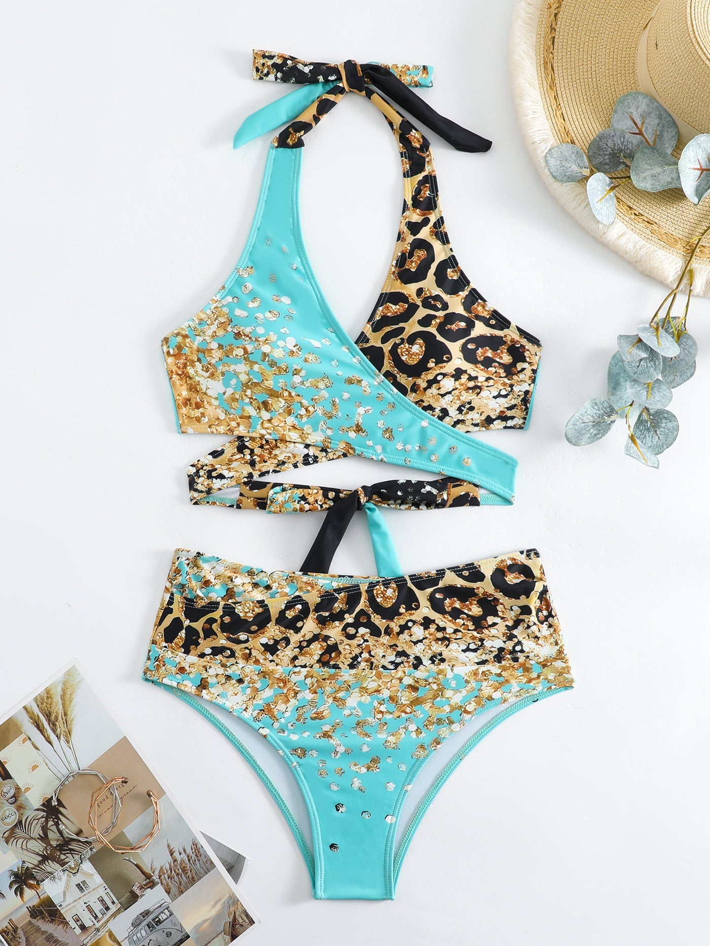 Ensemble bikini femme avec imprimé animalier tendance et détails glamour de berg-feldt