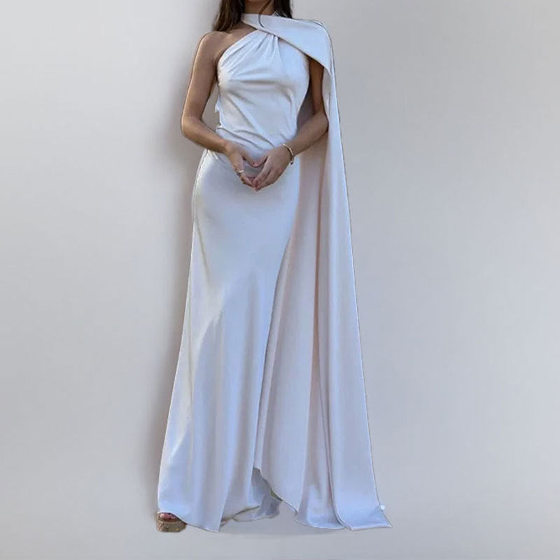 Robe de soirée élégante pour femme avec coupe asymétrique et capuche de berg-feldt