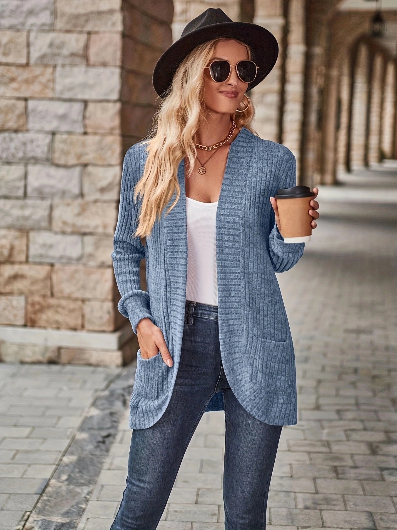 Gilet femme ouvert avec surface texturée et poches pratiques Berg-Feldt