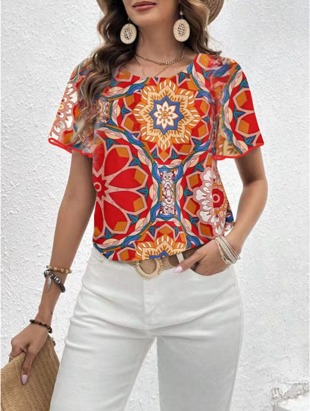 Modernes Damen-Kurzarmshirt mit farbenfrohem Berg-Feld-Druck