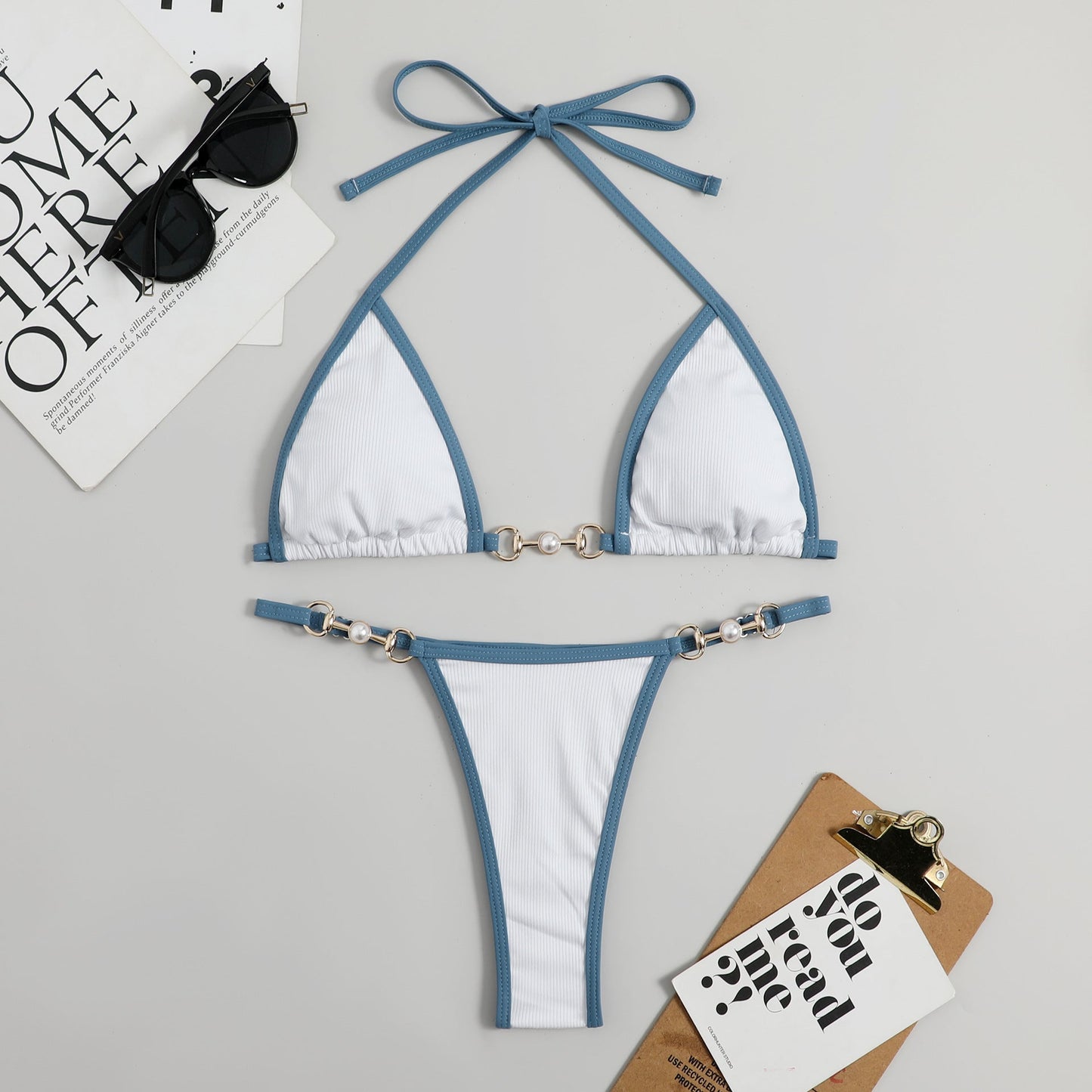 Ensemble de bikini triangle, côtelé, avec bretelles réglables et détails décoratifs, par berg-feldt