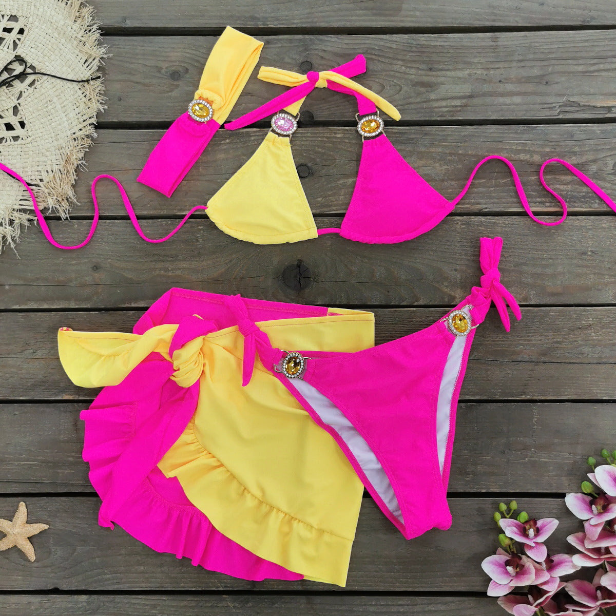Haut de bikini romantique pour femme avec volants et détails bijoux de berg-feldt