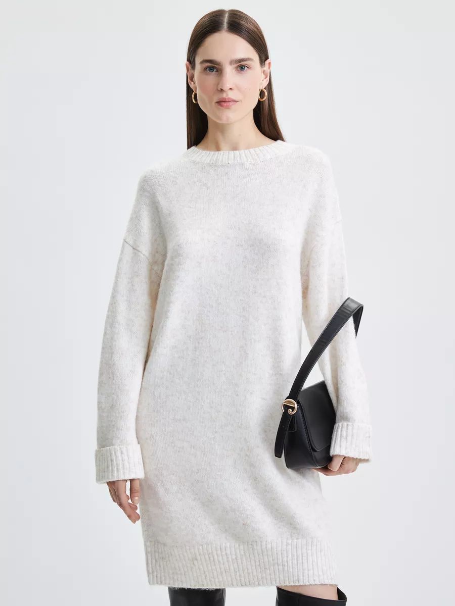 Robe en maille pour femme Berg-Feldt avec épaules oversize et ourlet côtelé