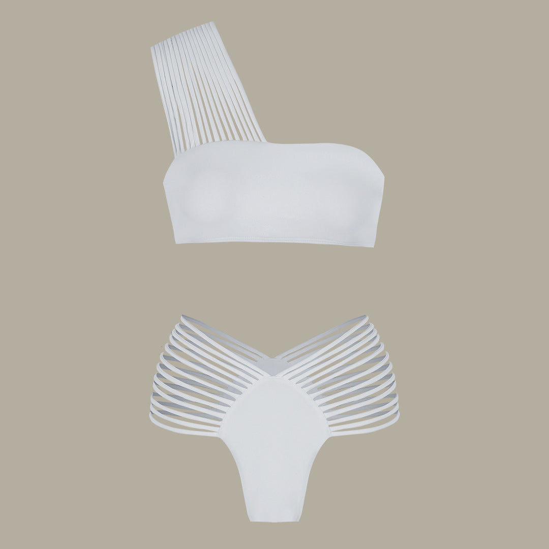 Eleganter Damen-Bikini mit Cut-Outs und trendigen Trägern von berg-feldt