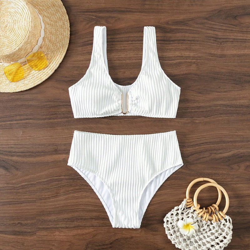 Ensemble bikini pour femme : coupe haute, rayé, décolleté tendance (berg-feldt)