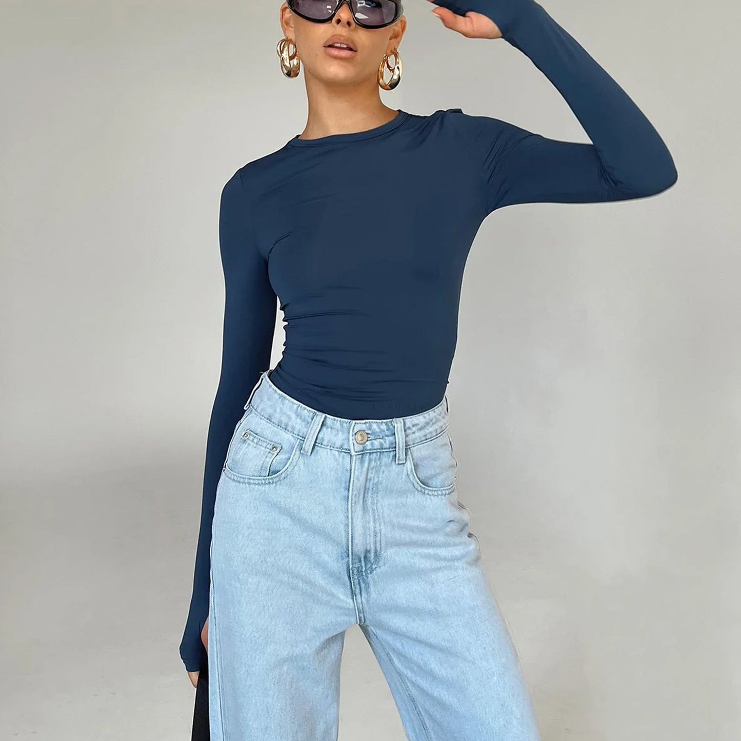 Figurbetonten Damen-Bodysuit mit langen Ärmeln aus elastischem Material von berg-feldt