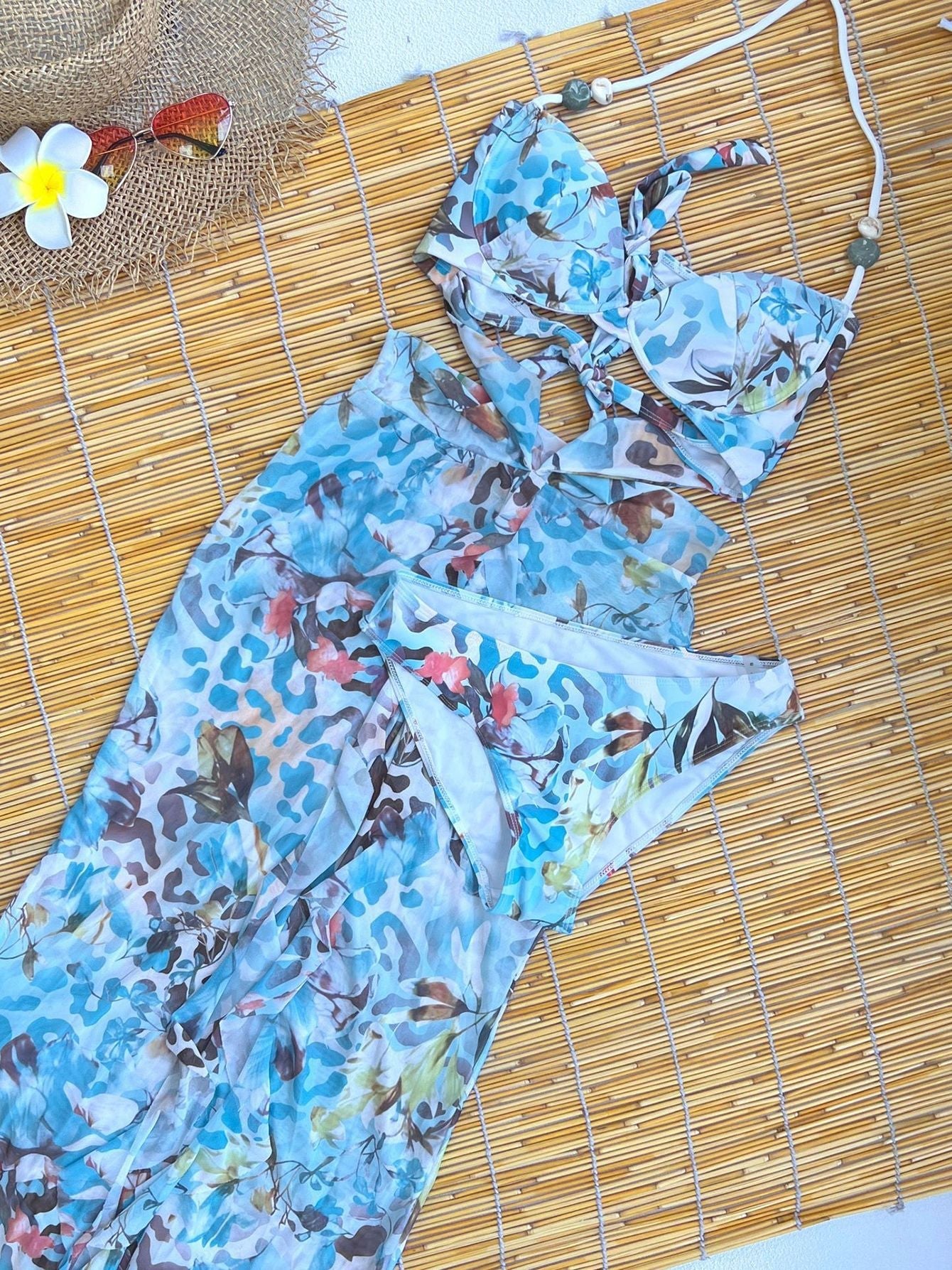 Ensemble bikini pour femme, haut fleuri ludique et bas taille haute berg-feldt