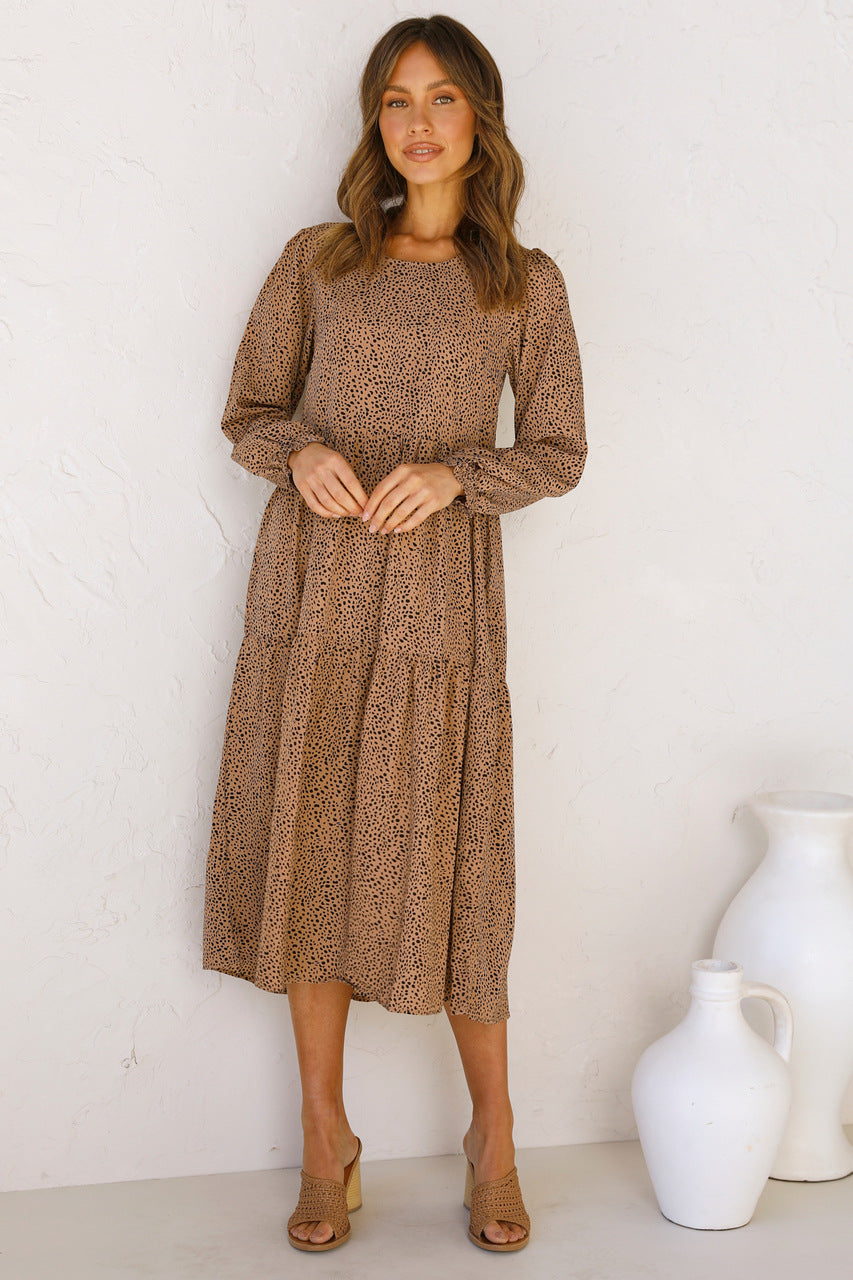 Elegantes Damen-Midikleid mit Stufen und langen Ärmeln von berg-feldt