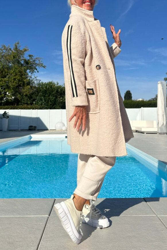 Manteau élégant en peluche pour femme avec deux poches et rayures sportives Berg-Feldt